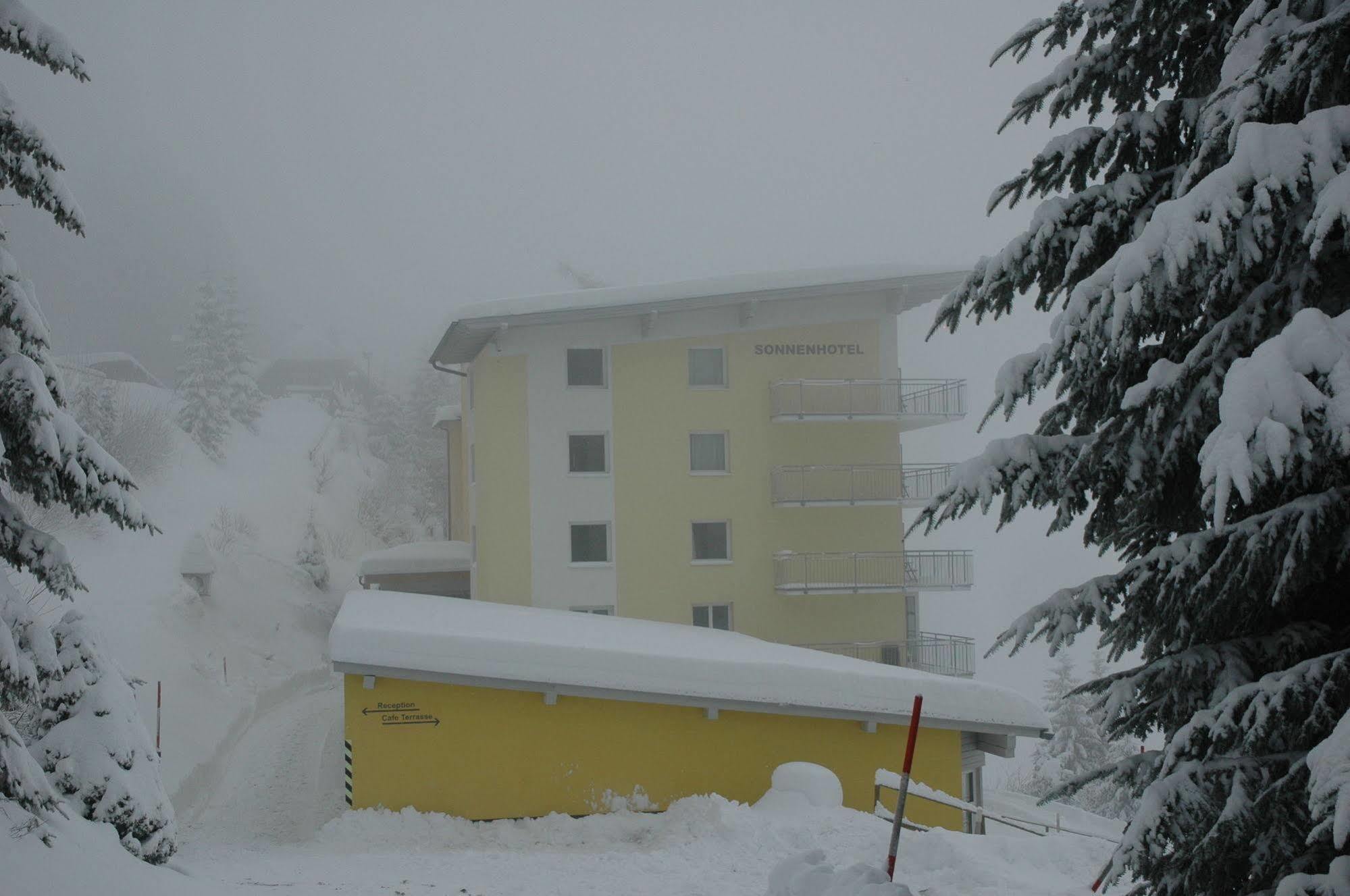 Sonnenhotel Zaubek Treffen Exteriör bild