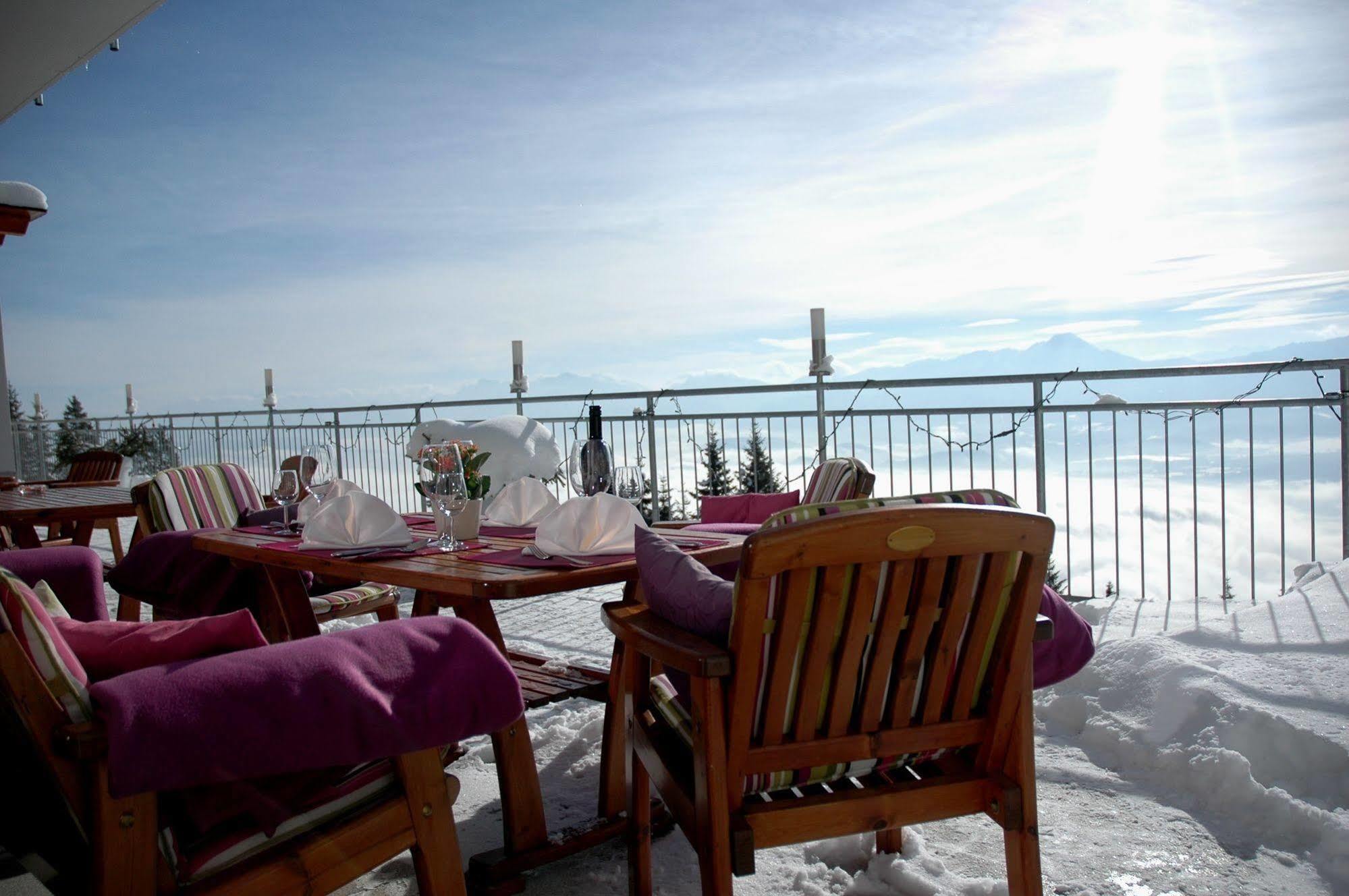 Sonnenhotel Zaubek Treffen Exteriör bild